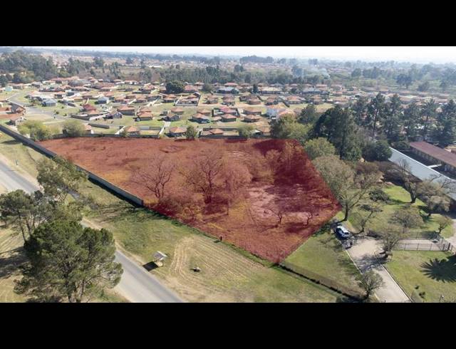 LAND FOR SALE IN STRUBENVALE